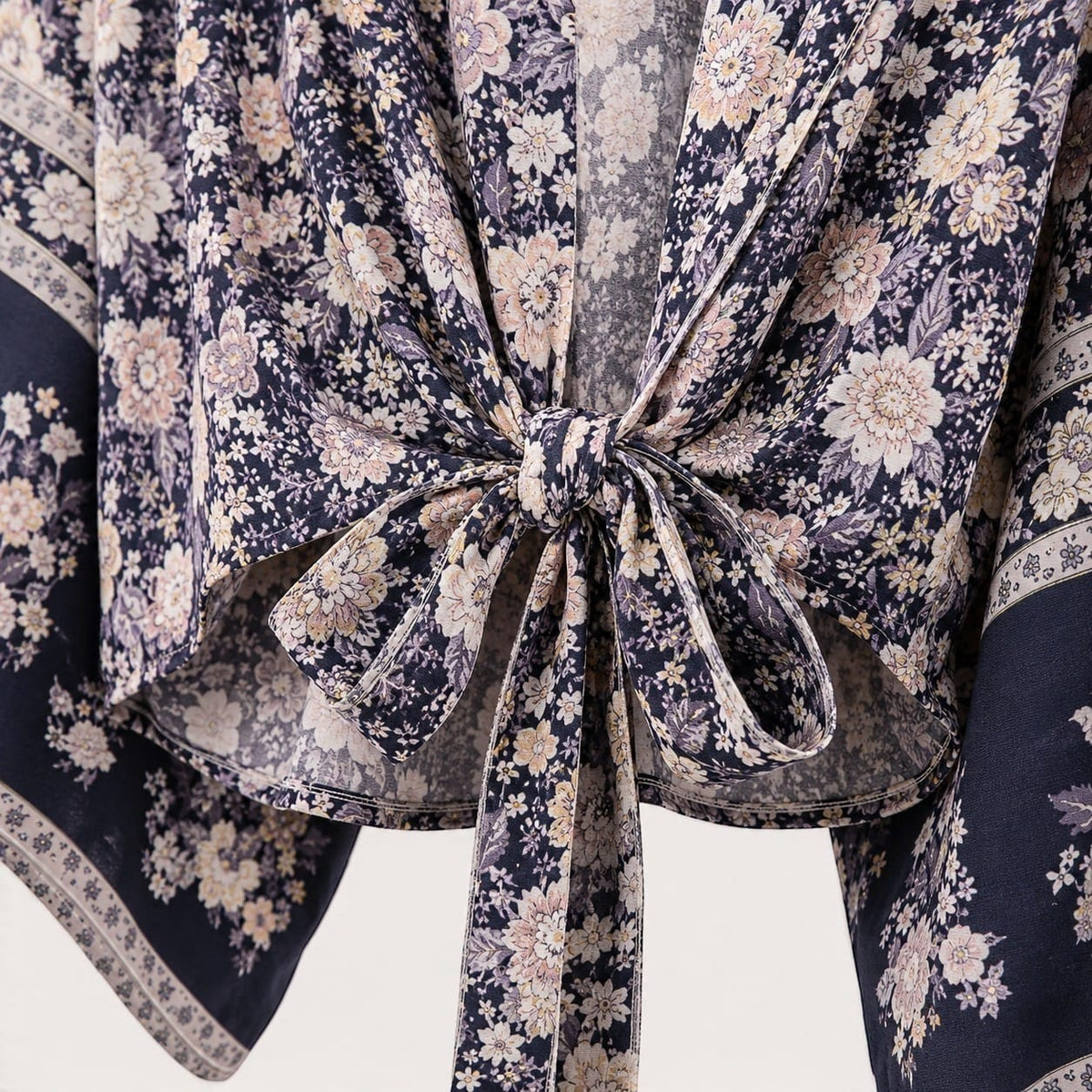 La Boutique Kimono Kimono Été Court Noir Floral