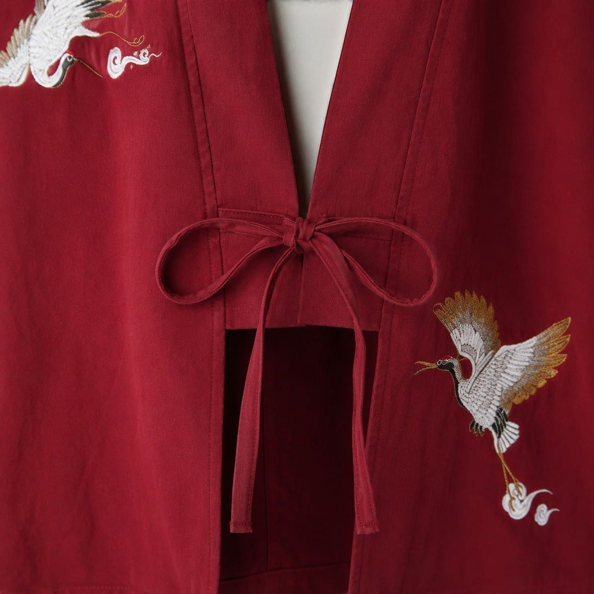 La Boutique Kimono Vetement Traditionnel Japonais Brodé De Grues Rouge
